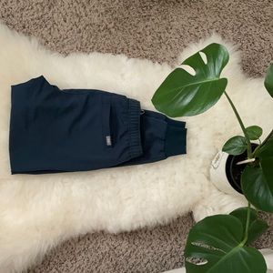 Figs Tansen NWOT dark harbor small short